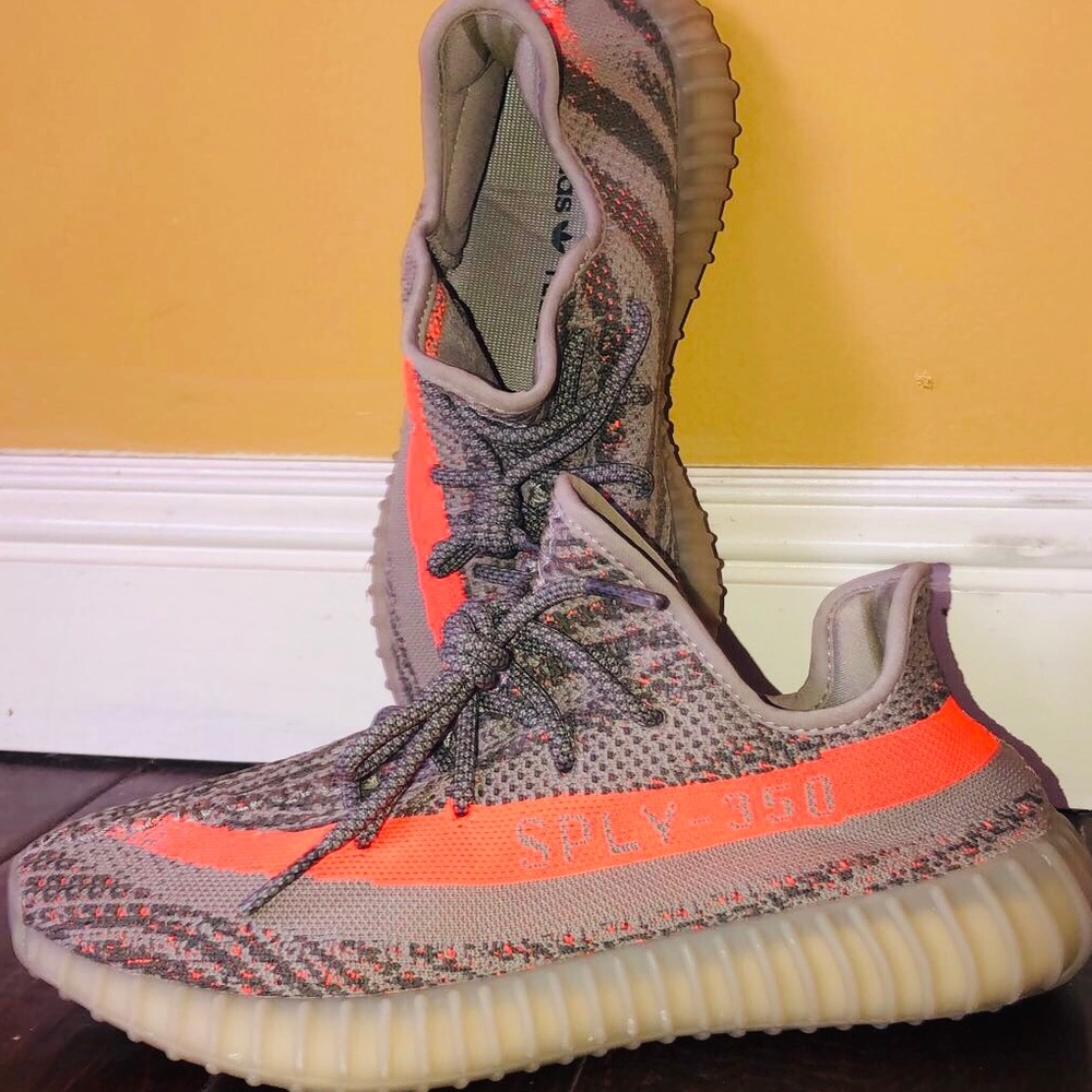 YEEZY BOOST- 350 V2 Beluga